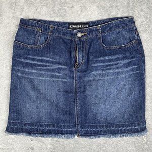 Express Brand distressed Denim Jean Skirt‎ Size 5/6 Frayed Edges hem